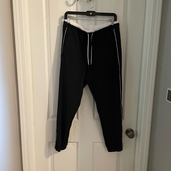 Athleta pants size 10 - Picture 2 of 3
